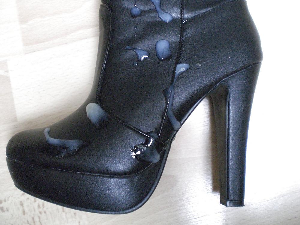 19P Cum on black boots