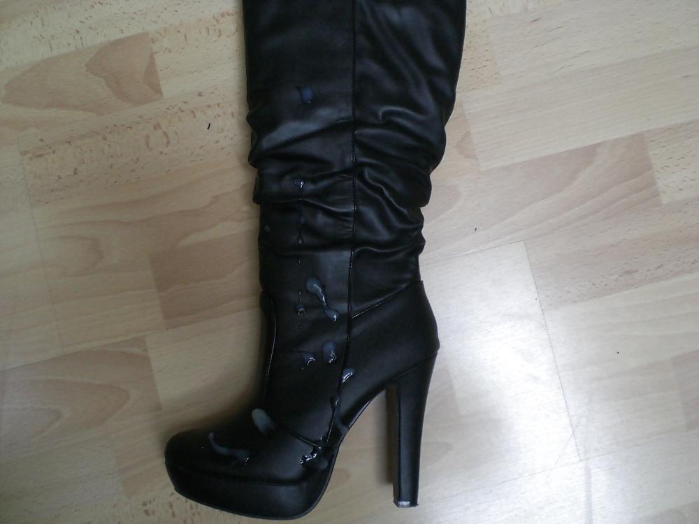 19P Cum on black boots