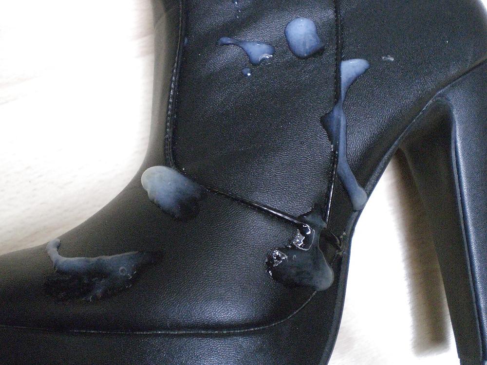 19P Cum on black boots