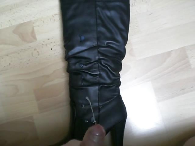 19P Cum on black boots