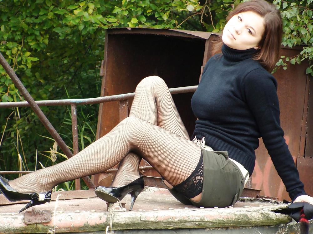 25P Stockings, lingerie, heels ... & cats 24