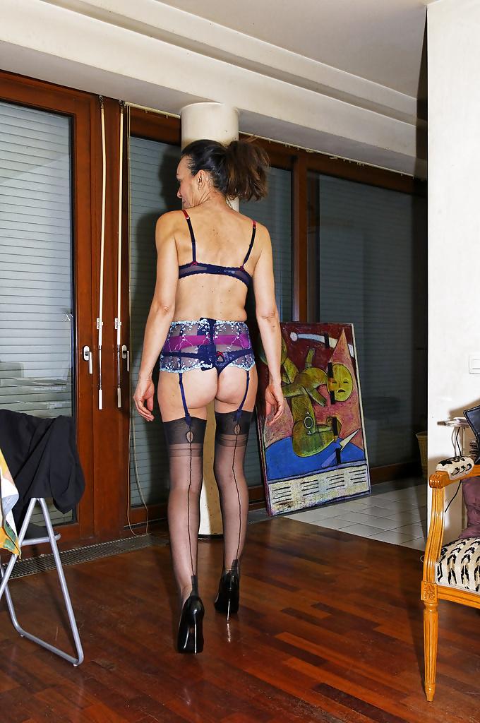 25P Stockings, lingerie, heels ... & cats 38