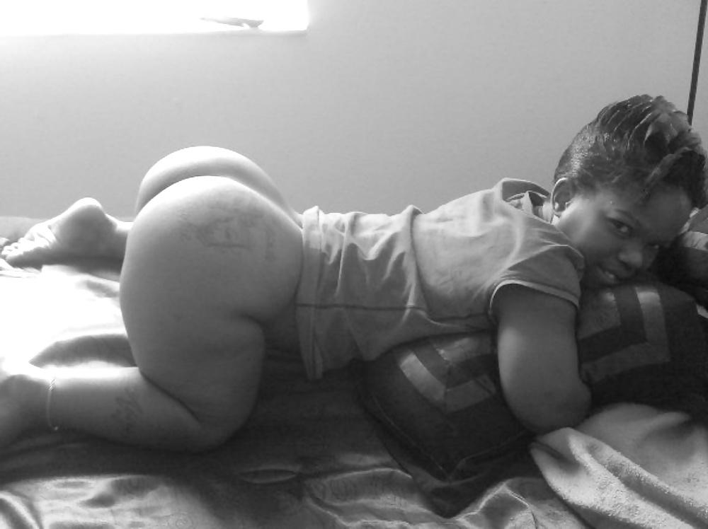 16P Midget Booty
