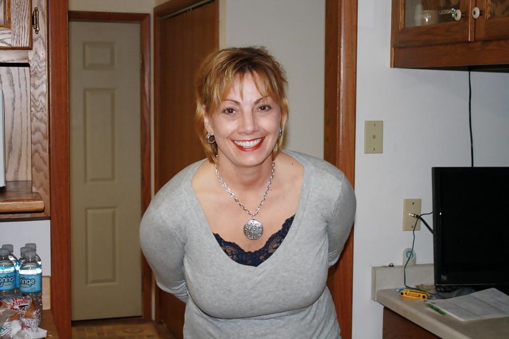 25P Mature hot mom 2