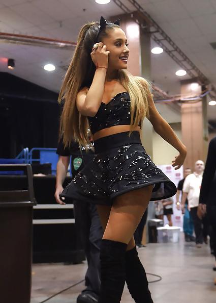 9P Ariana Grande backstage iHeartRadio