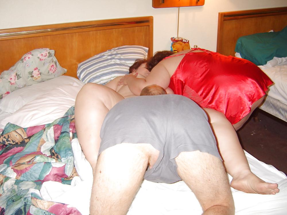 25P Wife at a swinger party i just let them use her
