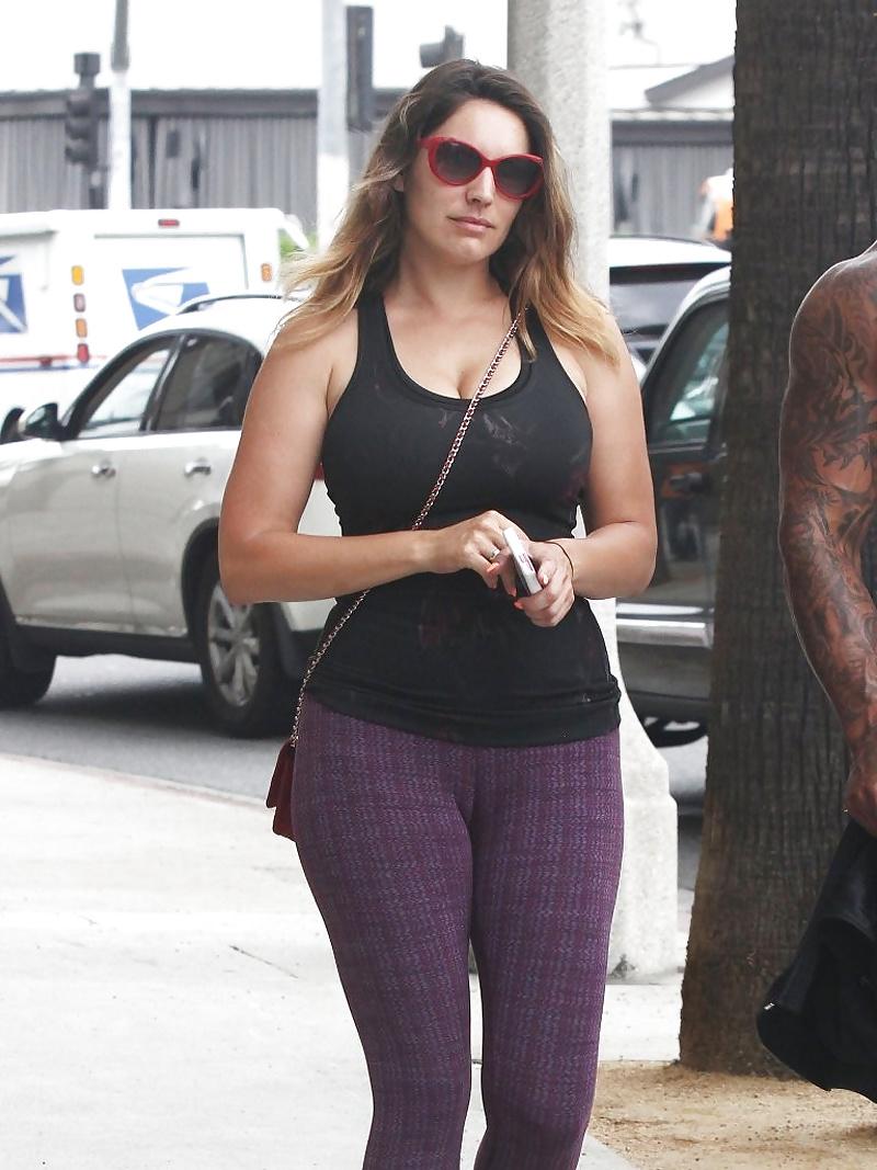 25P Celebs oops 53