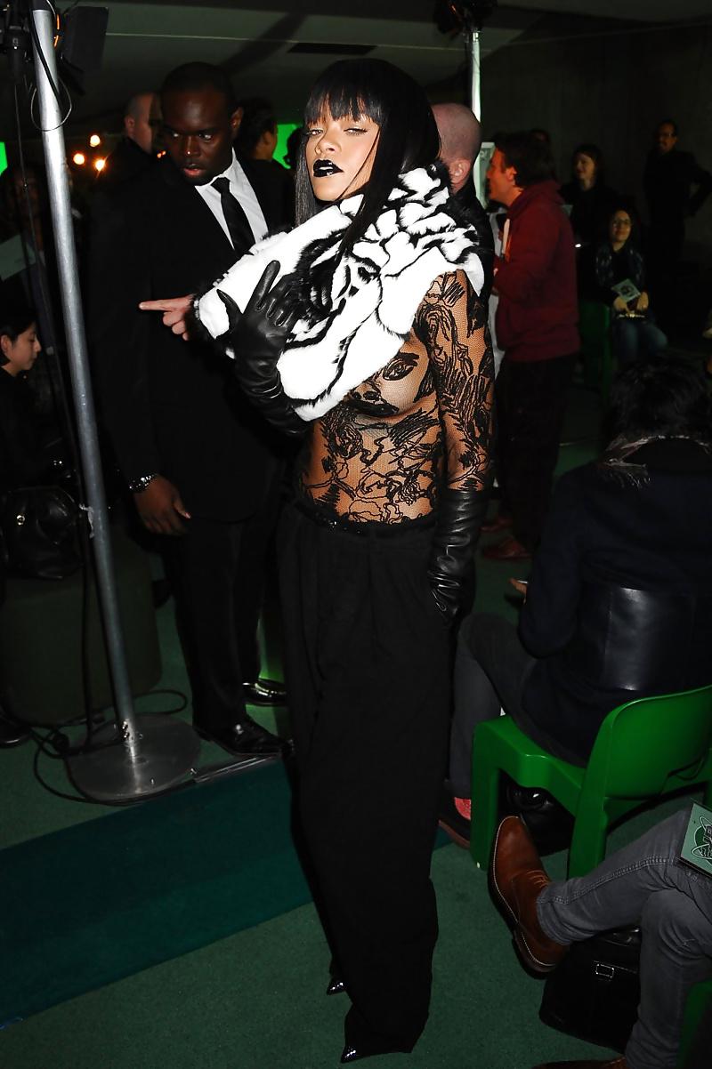 25P Celebs oops 53