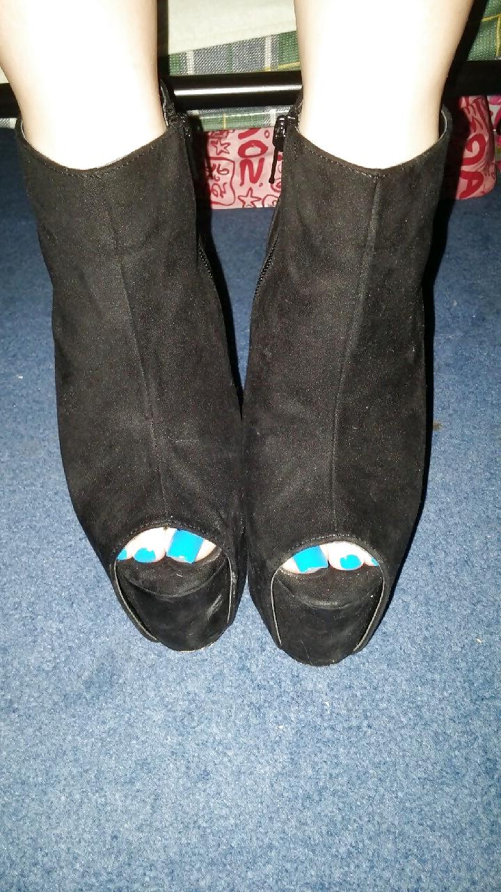 14P Feet heels and ankle boots