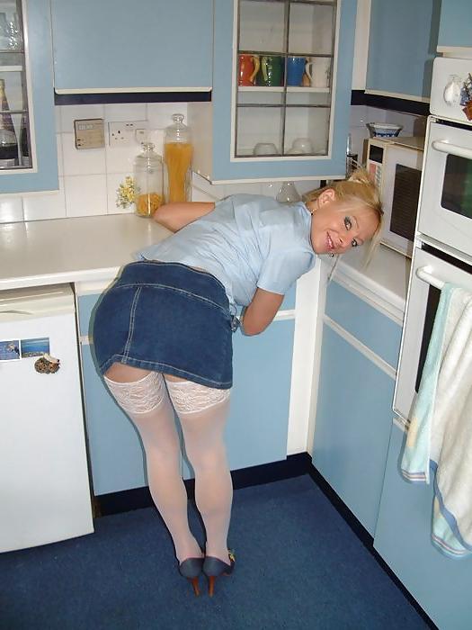 25P Blonde English lady modern nylons