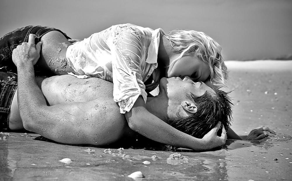 25P Erotic Sensual Kisses in Black&White - Session 8