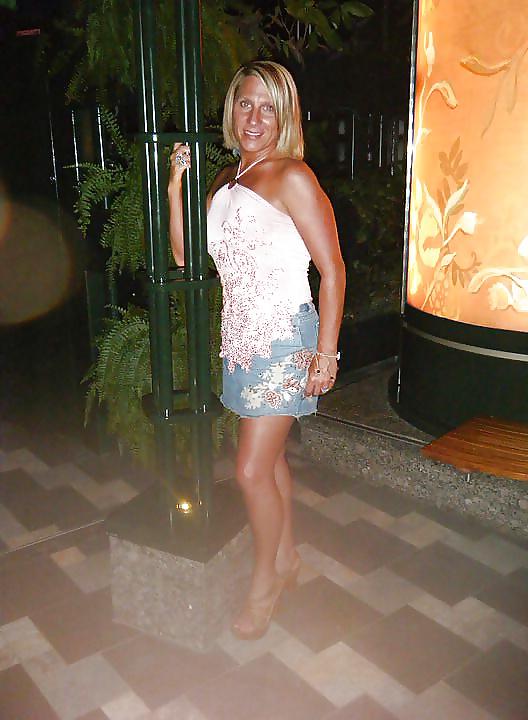 25P Sexy slut swinger wife