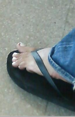 9P More candid street feet