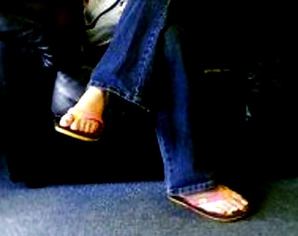 9P More candid street feet