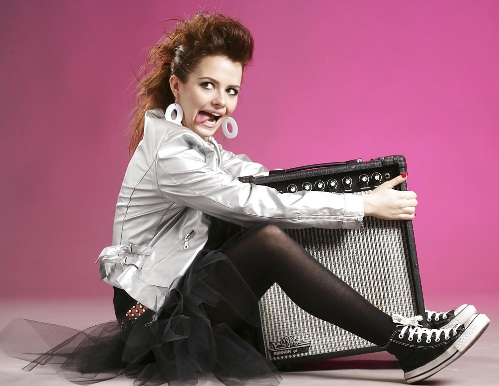 25P Celebrities In Pantyhose 20