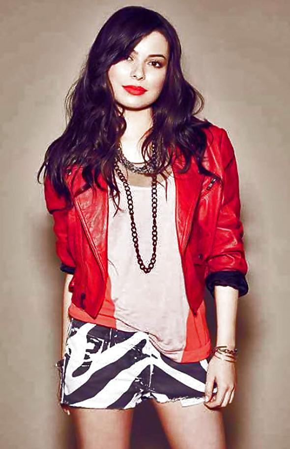 25P Miranda Cosgrove Street Legal