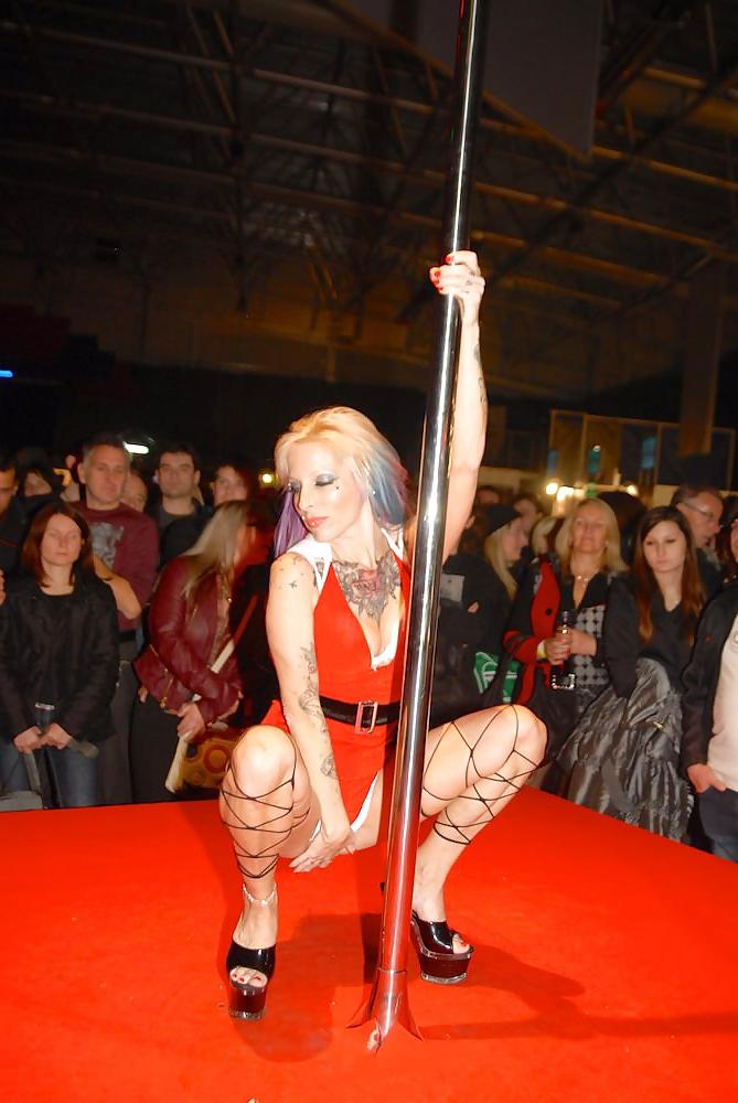 21P Wonderful Strippers