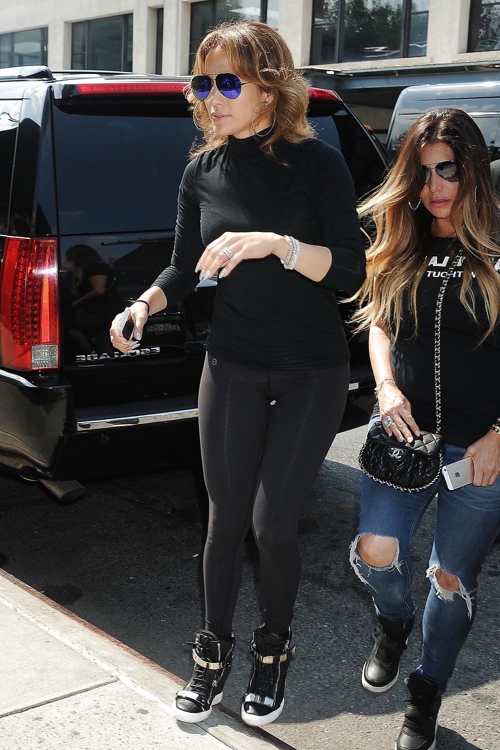 20P Jennifer Lopez spandex booty