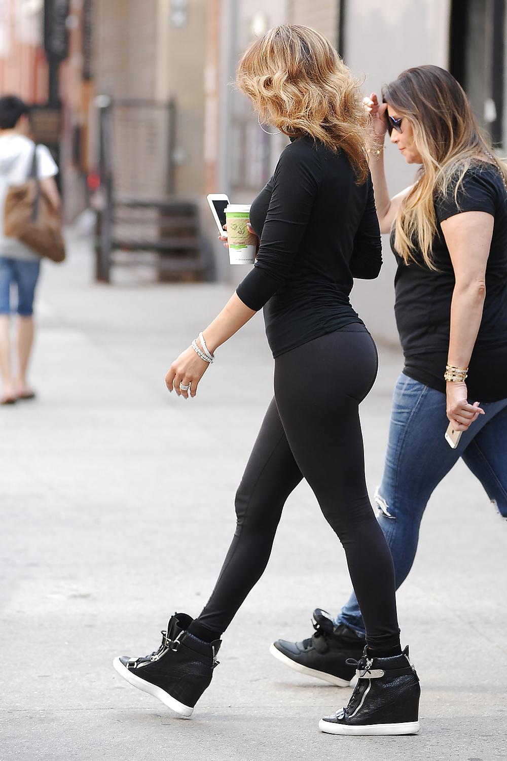 20P Jennifer Lopez spandex booty