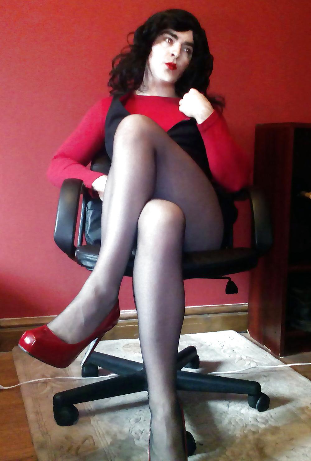 16P Marie crossdresser pantyhose legs