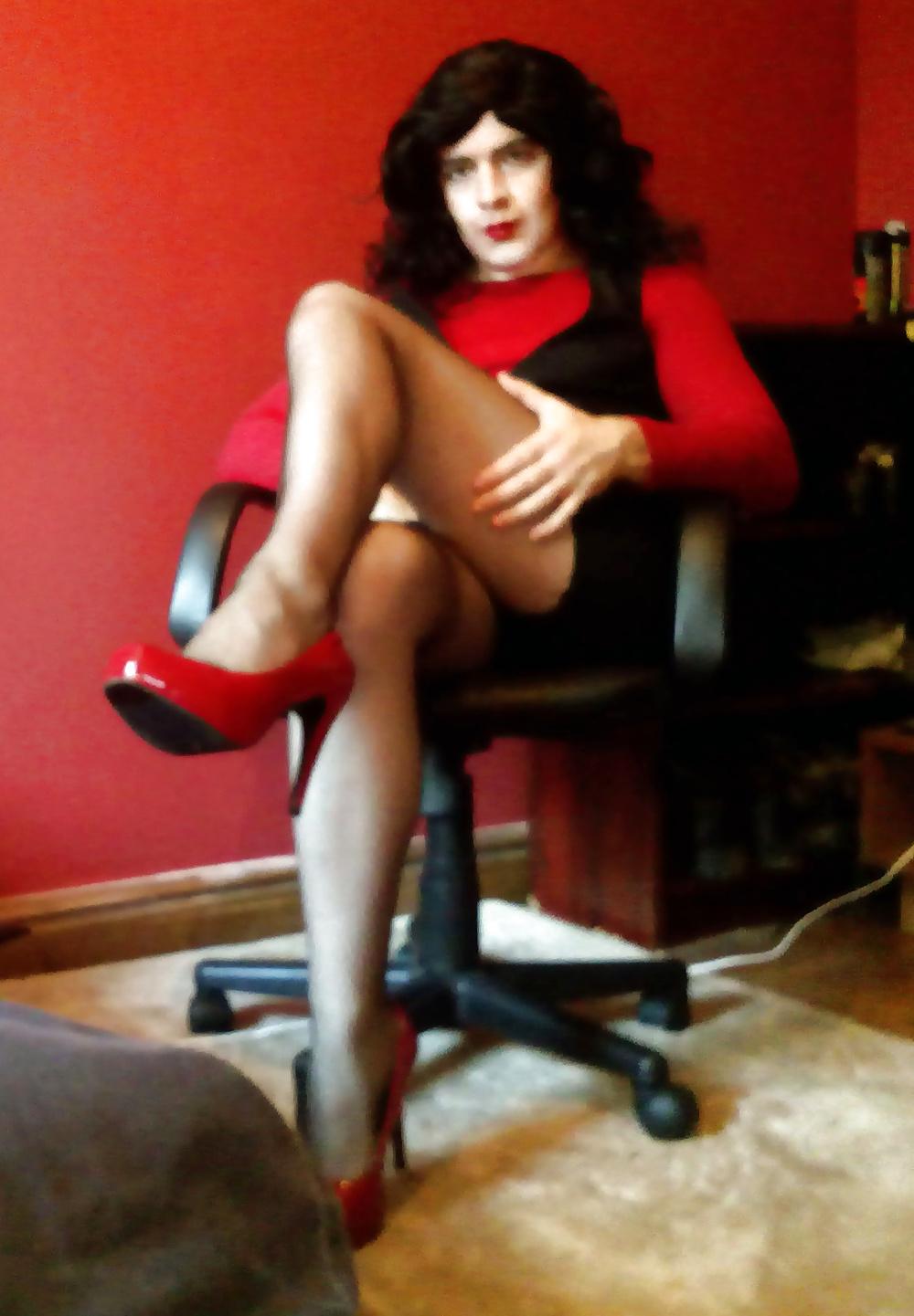 16P Marie crossdresser pantyhose legs