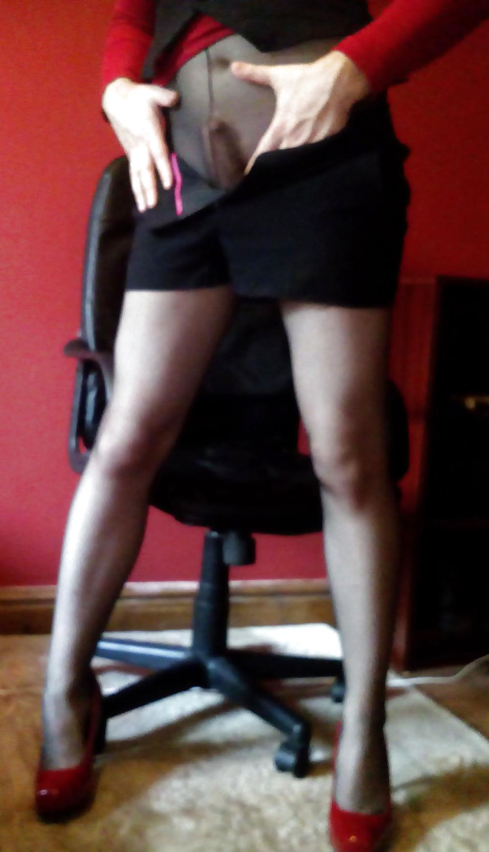 16P Marie crossdresser pantyhose legs