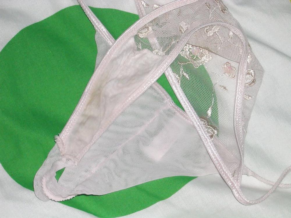 25P Pink pussy wet panties