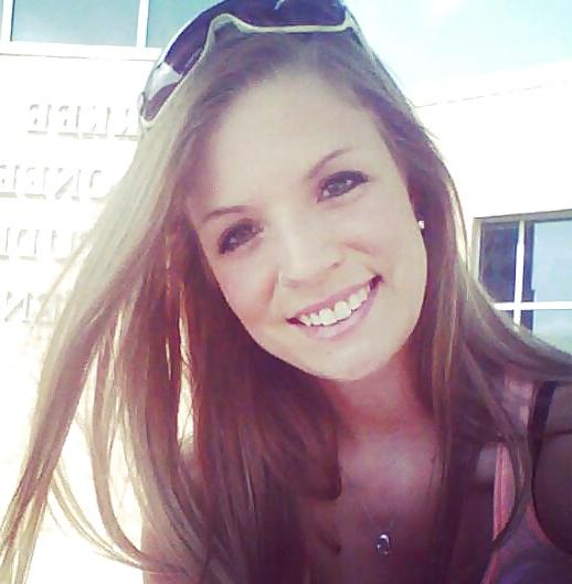 24P College babes with hot, skinny, tight bodys
