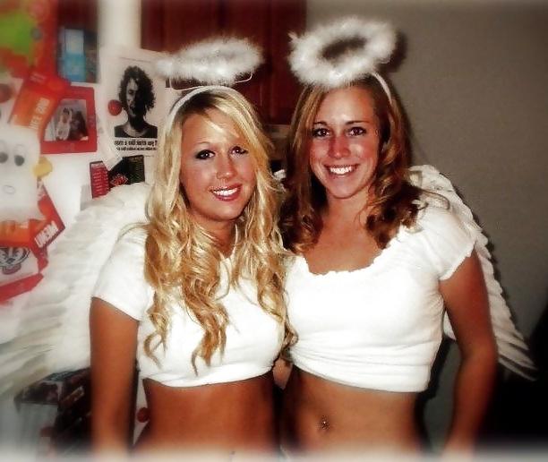 24P College babes with hot, skinny, tight bodys