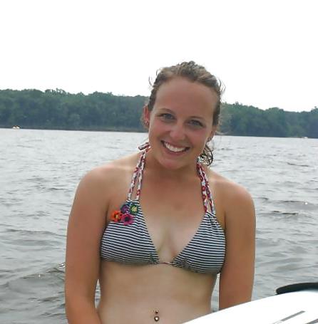 24P College babes with hot, skinny, tight bodys