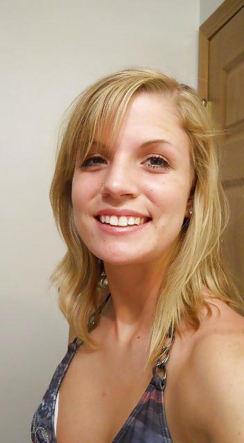 24P College babes with hot, skinny, tight bodys