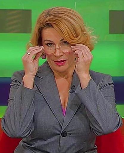 25P Croatian TV milf