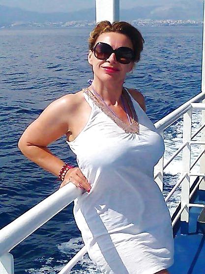 25P Croatian TV milf