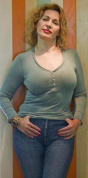25P Croatian TV milf
