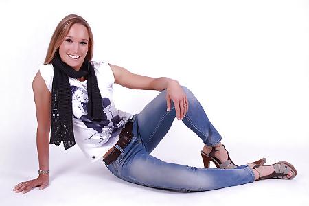 25P Dr. Christine Theiss  HOTTEST Kickbox WORLDCHAMPION