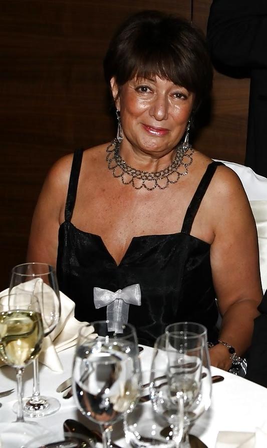25P Celeb Mature