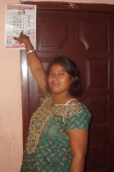 25P Desi fucking with white