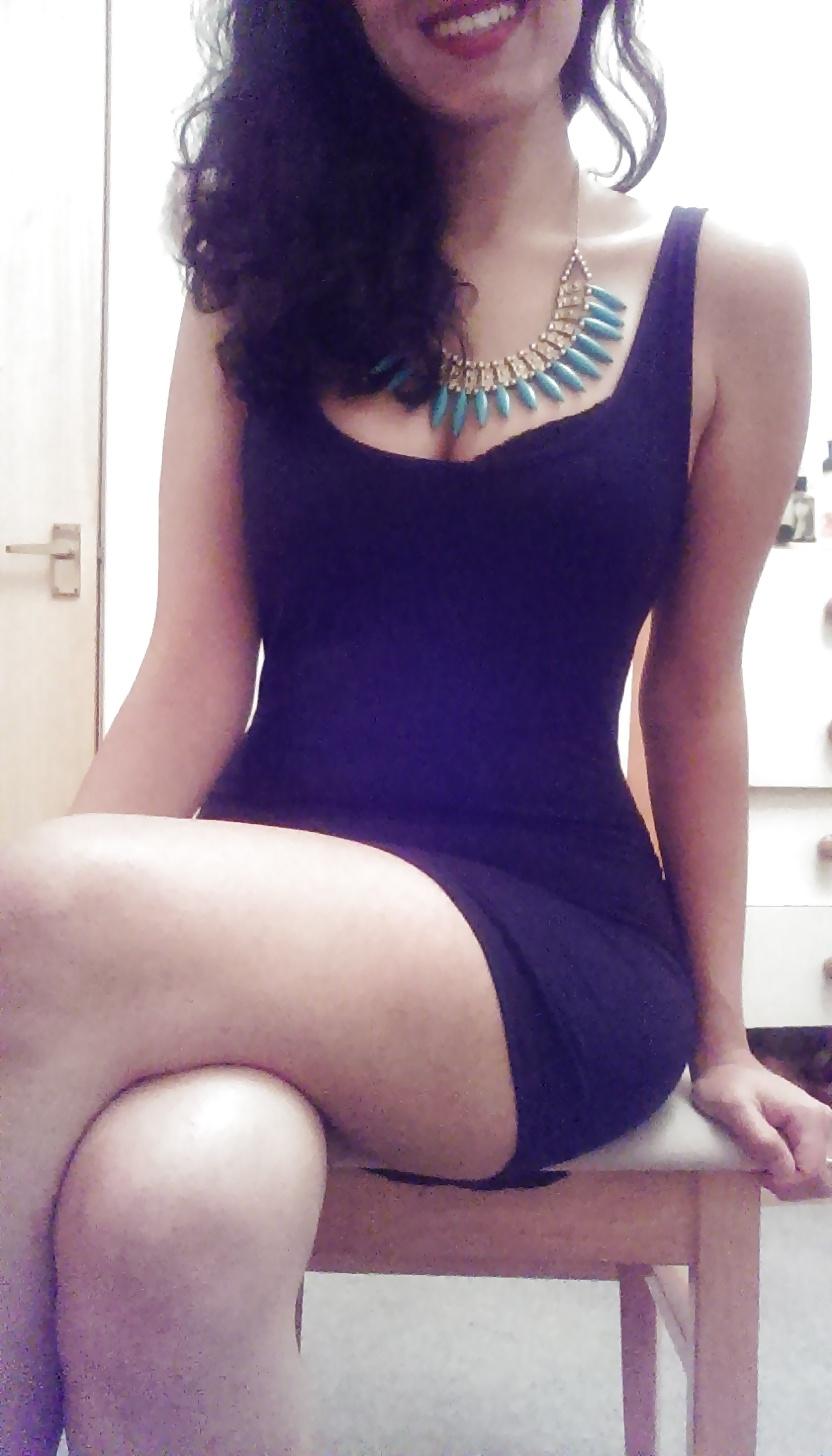 8P Cute Lankan before a night out