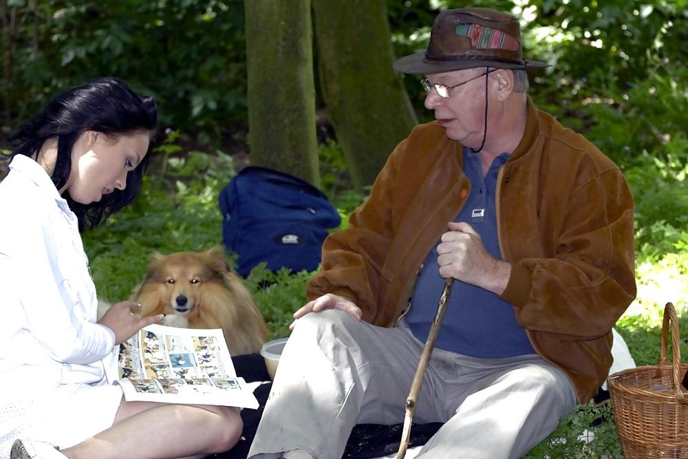 25P Beautiful Young Girls with Ugly Old Men 4