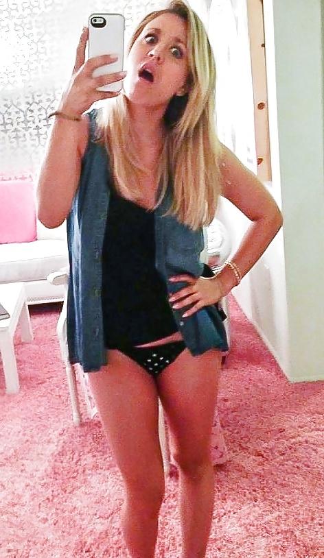 23P Nude selfies Kaley Cuoco - Penny Big Bang Theory