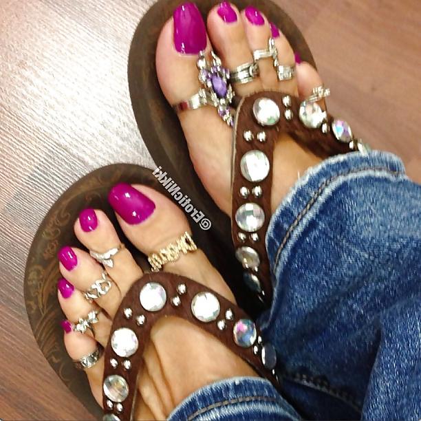 19P Erotic Nikki Feet