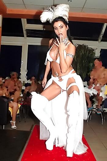 16P Sidney-German Fetish Goddess