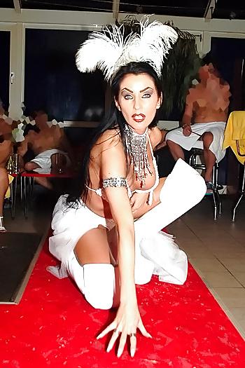 16P Sidney-German Fetish Goddess