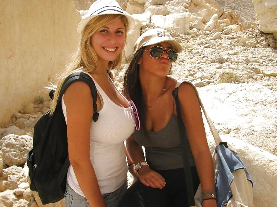 25P Pretty girls with big boobs