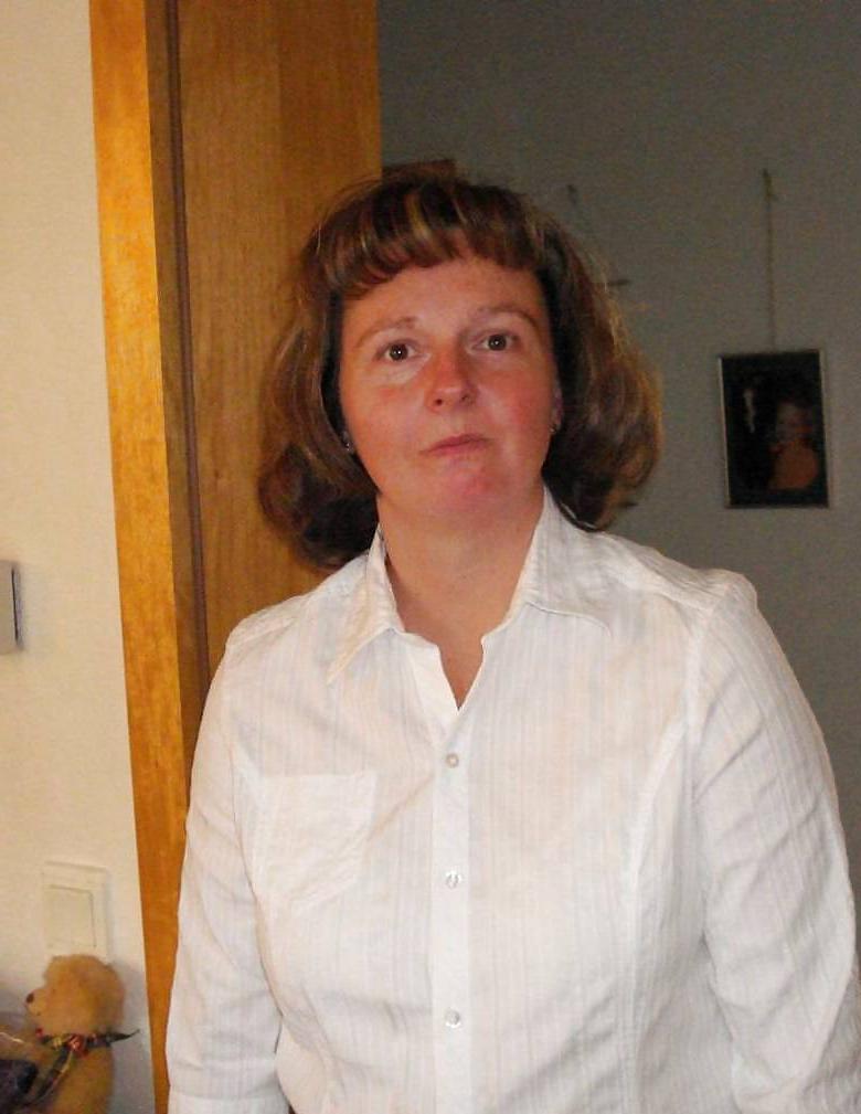 13P German mature blowing and posing
