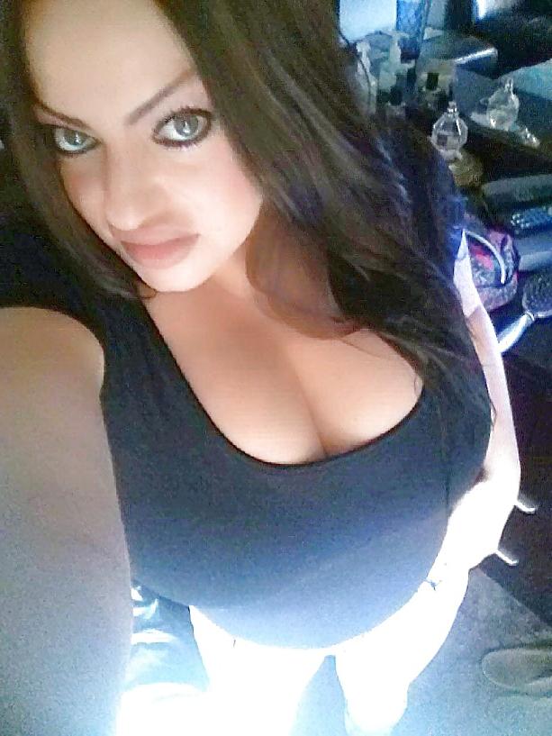 25P More gorgeous big boobs milf