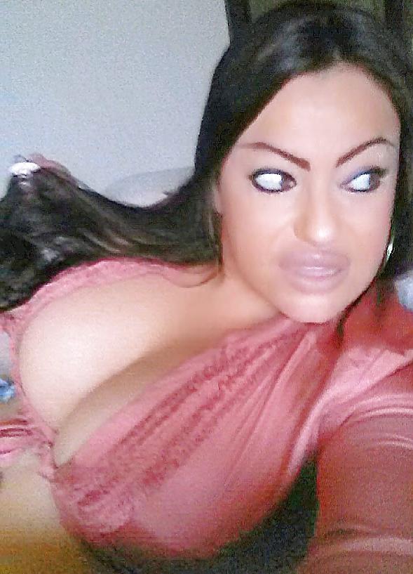 25P Gorgeous big boobs milf