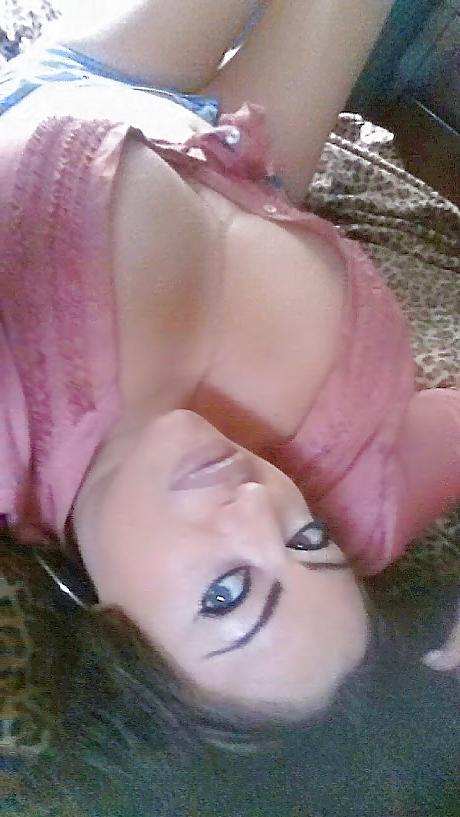 25P Gorgeous big boobs milf
