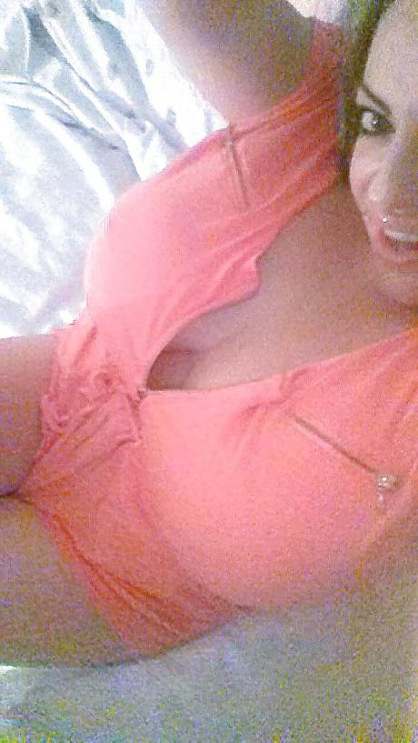 25P Gorgeous big boobs milf