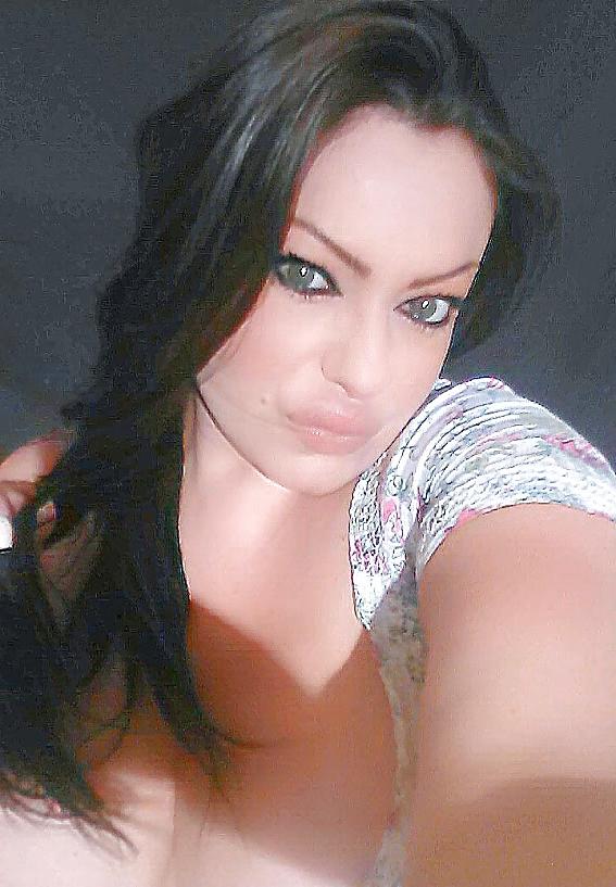 25P Gorgeous big boobs milf